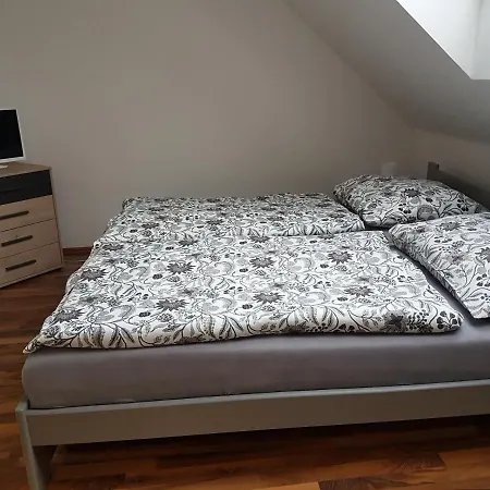 Apartman V Aleji Slavkov u Brna Exterior photo
